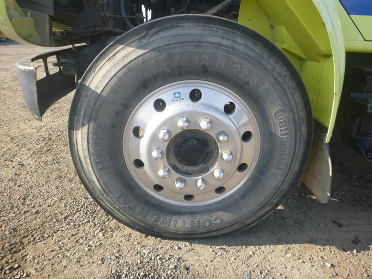 international-4900-image-23