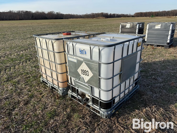 poly-265-gal-containers-image-3