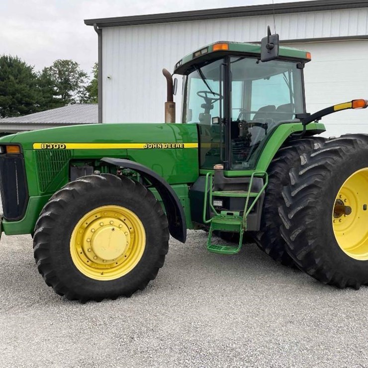 JOHN DEERE 8300
