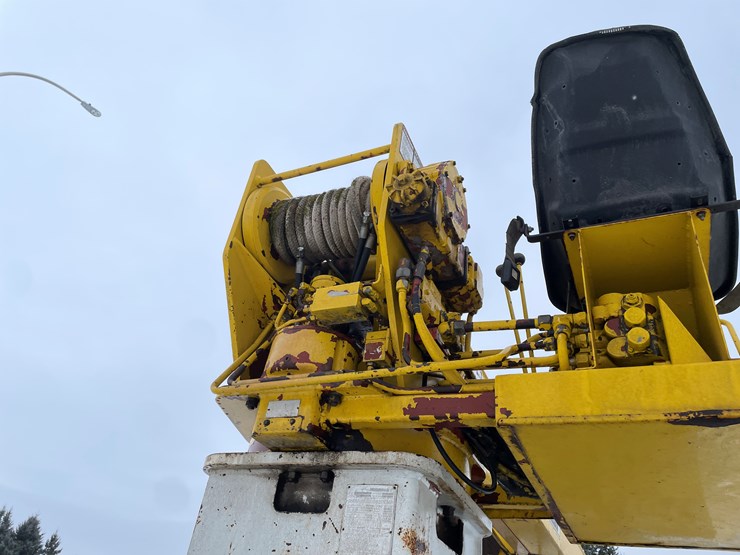 #1168-•-1988-gmc-topkick-sierra-digger-derrick-truck-(has-mn-title)-image-13