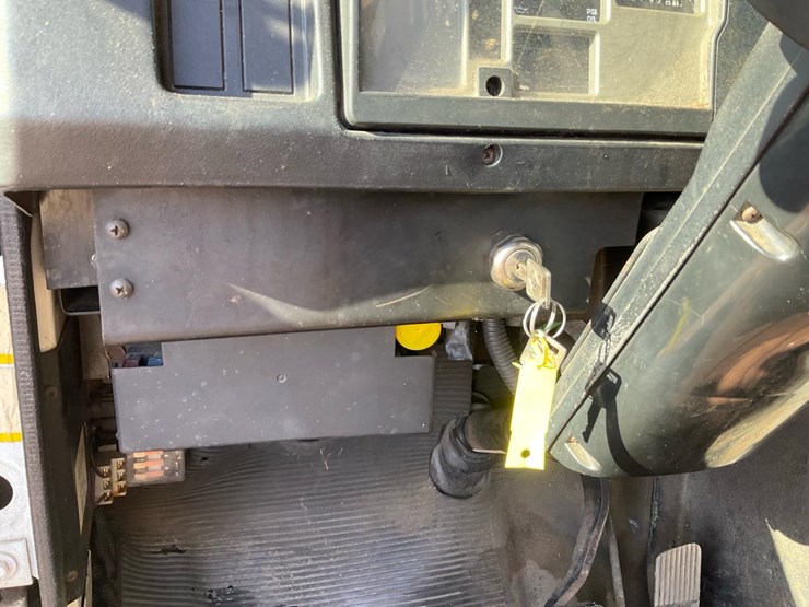 2001-international-4900-image-111