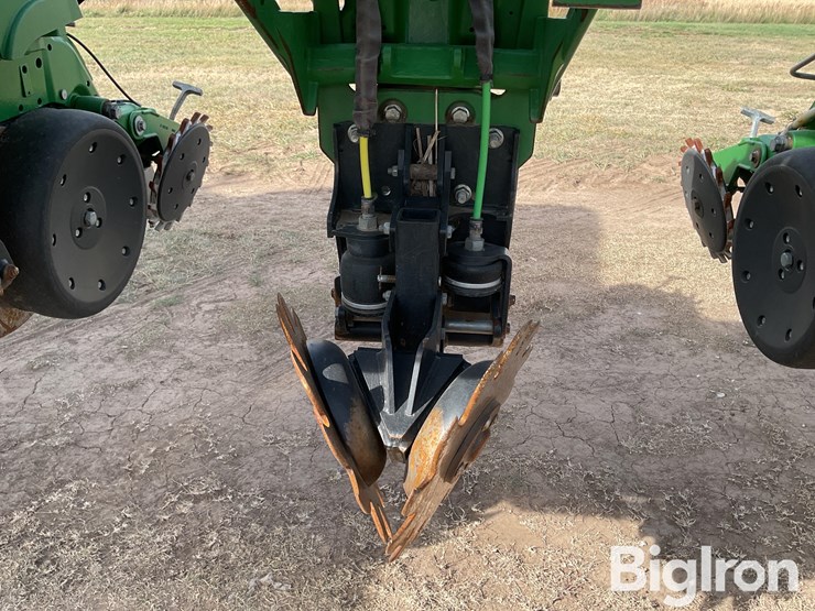 john-deere-1775nt-image-15