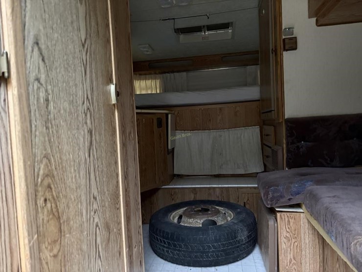 1993-s&s-truck-bed-camper-image-8