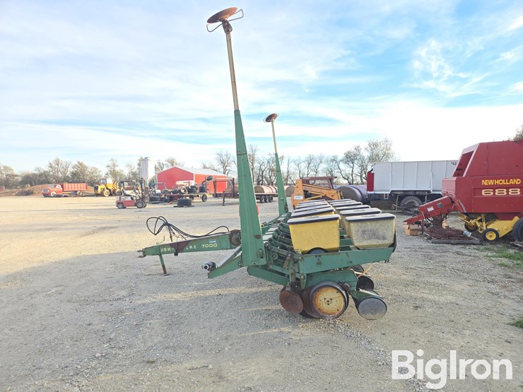 john-deere-7000-image-8