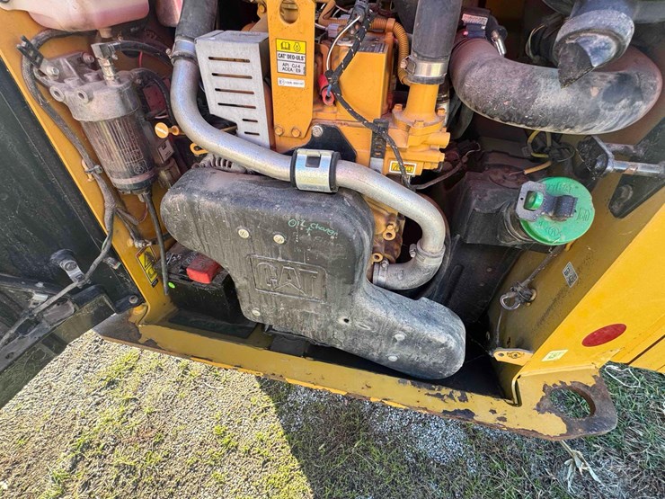 caterpillar-236d-image-41