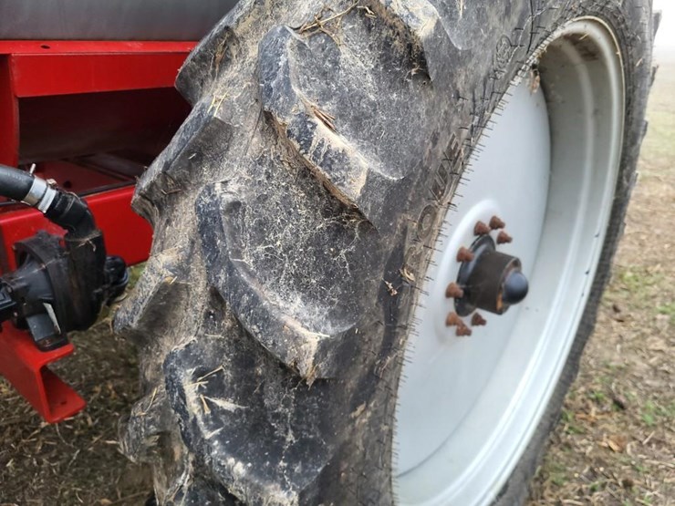 case-ih-2800-image-15