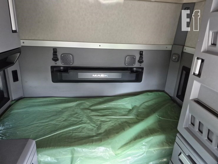 2024-mack-anthem-64t-image-23