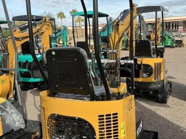 2025-cfg-h12r-mini-excavator-image-4