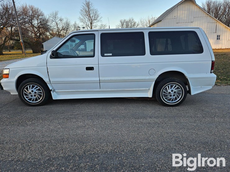 1994-dodge-grand-caravan-image-9