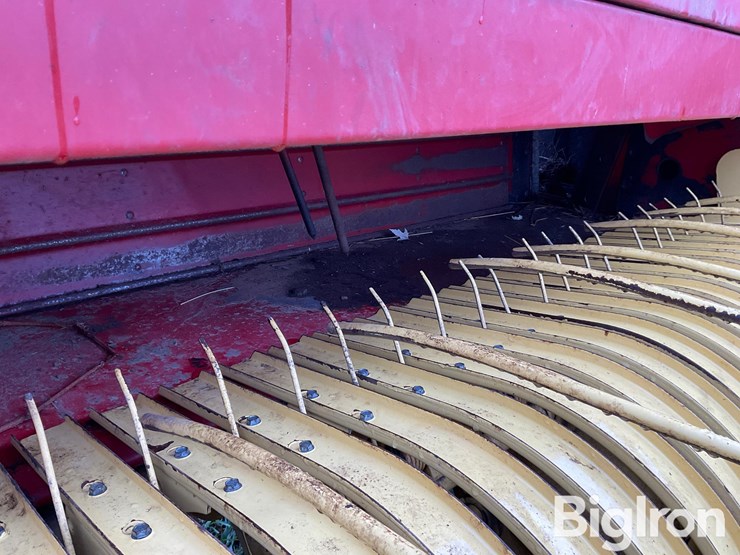 new-holland-565-image-16