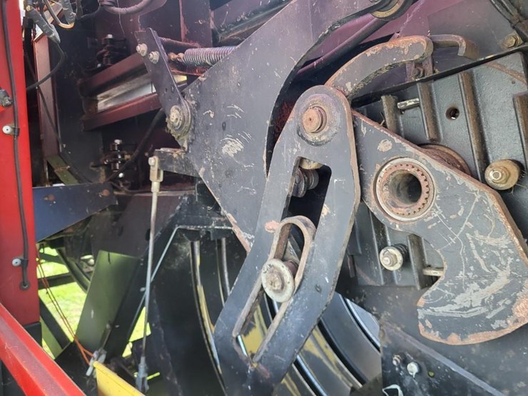 new-holland-590-image-22