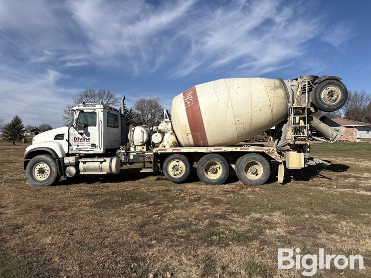 2003-mack-cv500-granite-tri/a-concrete-transit-mixer-truck-w/bridgemaster-booster-image-8