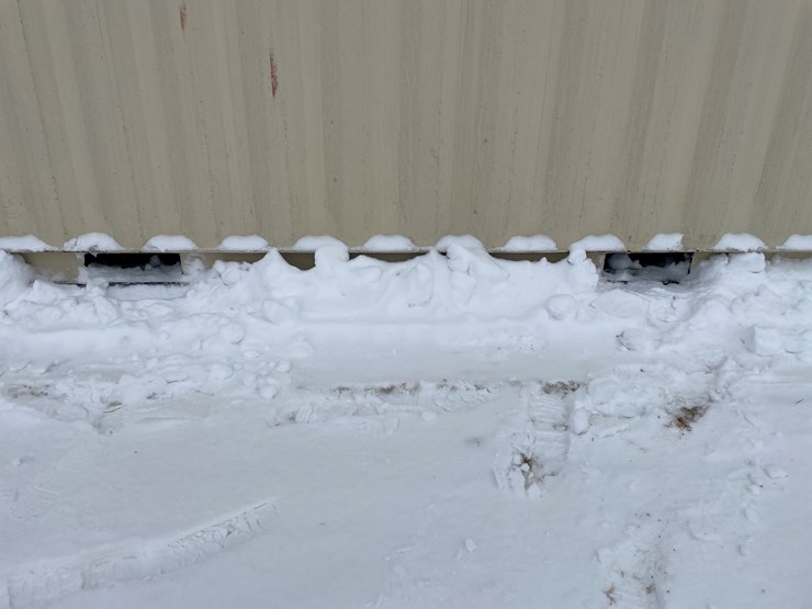 #107-•-20'-shipping-container-image-11