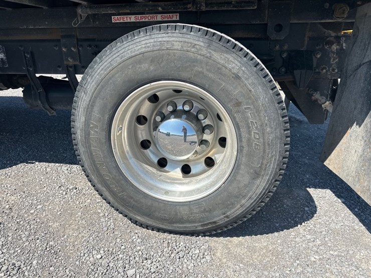 freightliner-m2-106-image-13