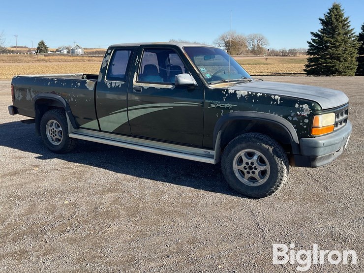 1996-dodge-dakota-sport-image-3