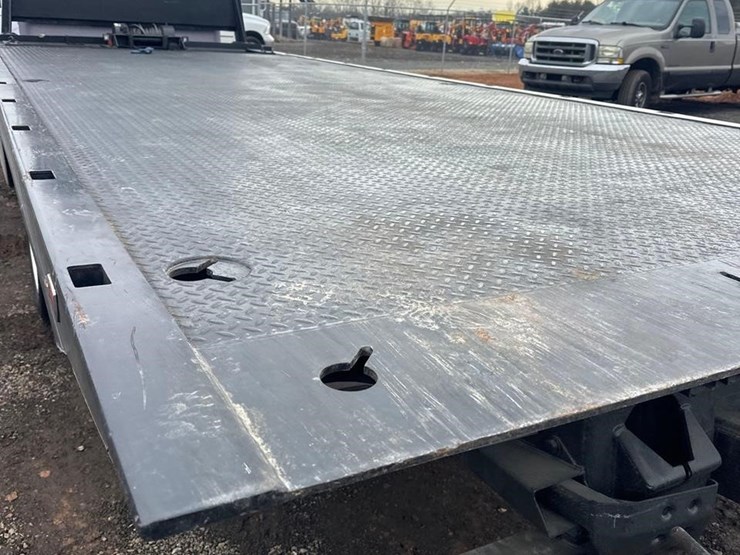 peterbilt-337-image-16