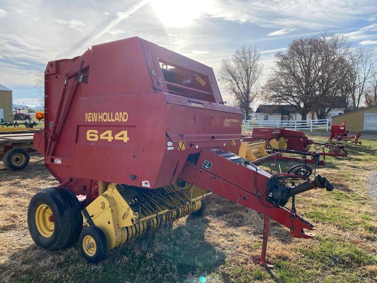 new-holland-644-image-3