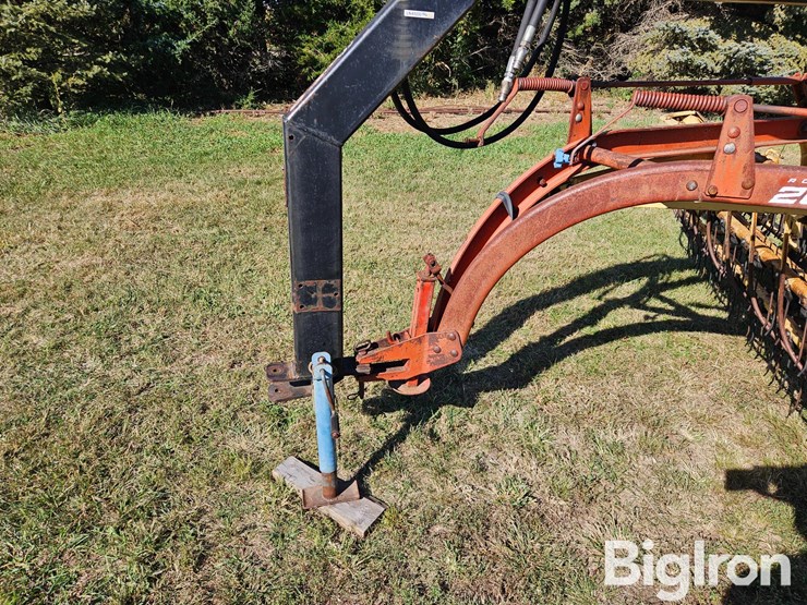 new-holland-258-image-12