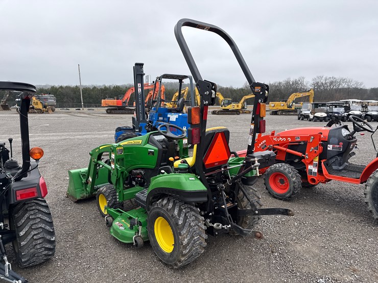 john-deere-1023e-image-4