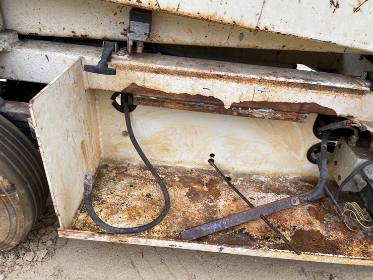 #301-•-terex-scissor-lift-image-16