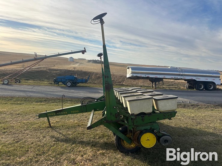 john-deere-7000-image-8
