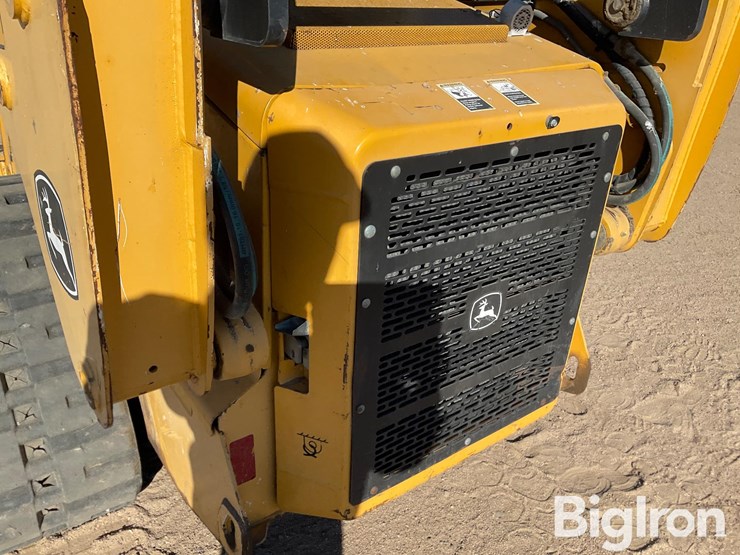 deere-ct332-image-19