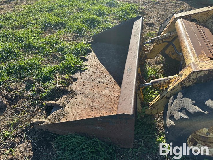 new-holland-l35-image-11