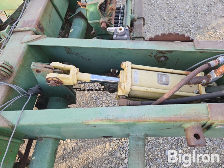 john-deere-7000-image-11