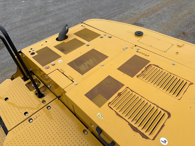 caterpillar-330-image-29