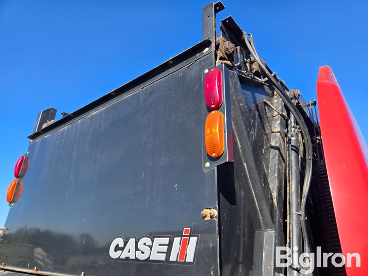 case-ih-rb565-premium-image-10