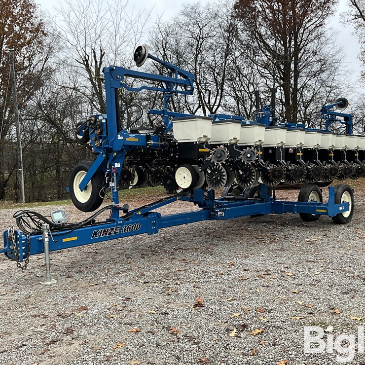 2012 KINZE 3600