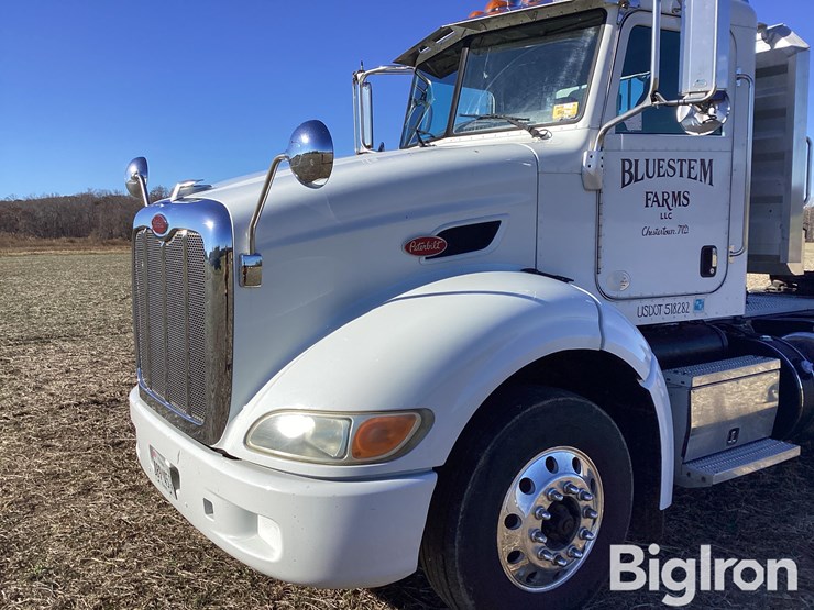 2014-peterbilt-384-image-10