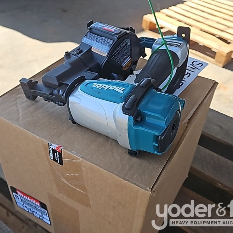 Makita AN454 1 3/4" Roofing Coil Pheumatic Nailer, Reconditioned