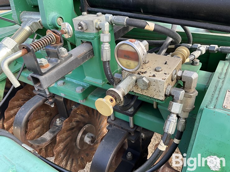 great-plains-2400tt-image-16