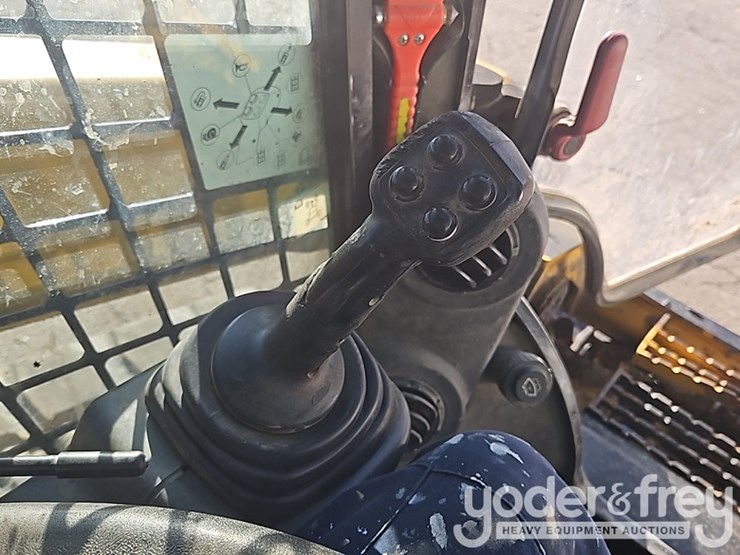 2017-caterpillar-299d2-image-27