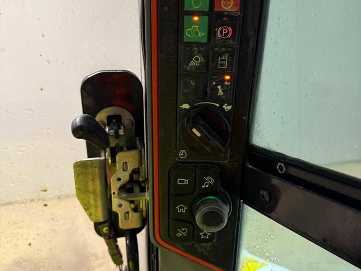 2021-bobcat-t66-image-26