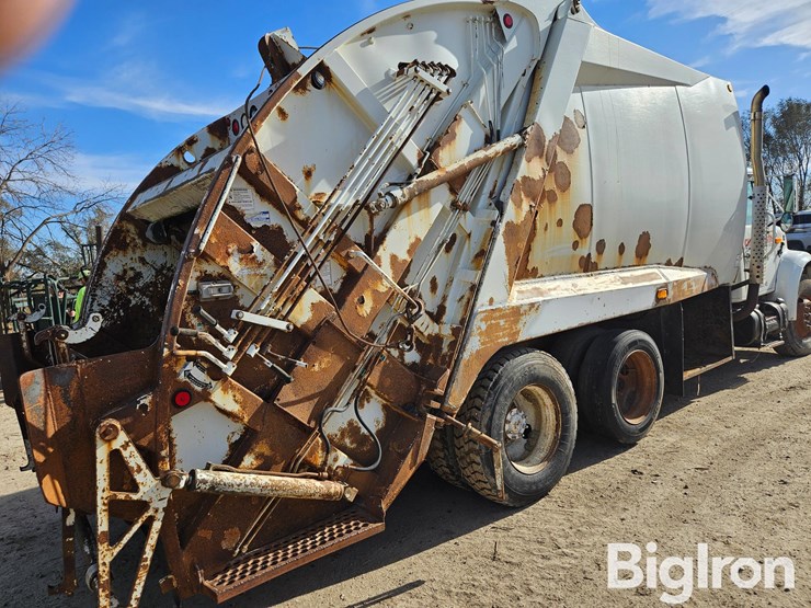 international-4900-image-16