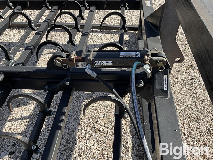 new-holland-99-image-11