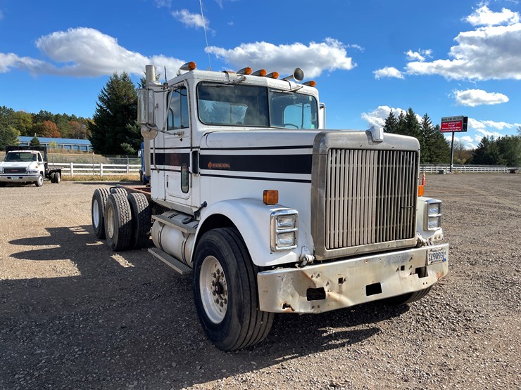 #1104-•-1989-international-truck-tractor-**should-be-trailered**-(has-mn-title)-image-7