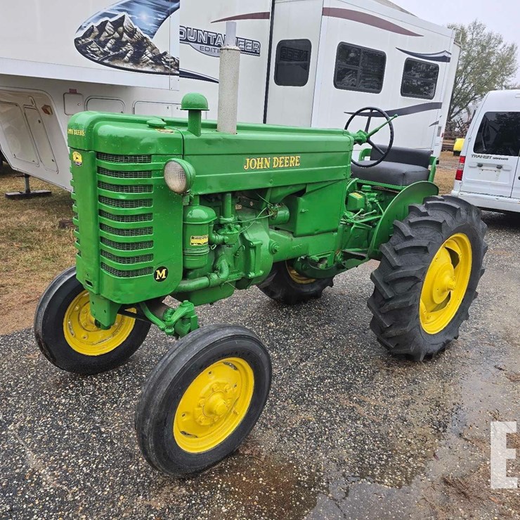 JOHN DEERE M