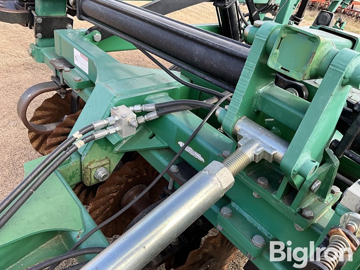 great-plains-2400tt-image-17