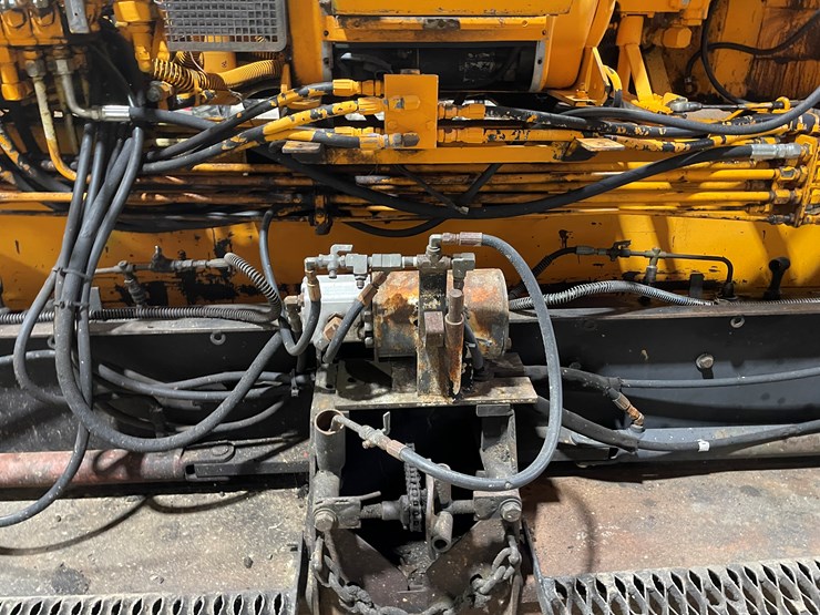 #7469-•-2002-l700-st-leeboy-asphalt-paver-image-28