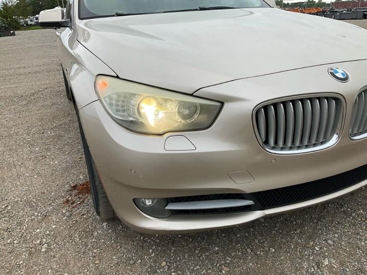 #2053-•-2010-bmw-550gt-car*-image-11