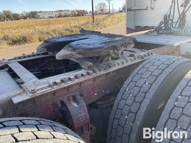 2005-peterbilt-379-image-11