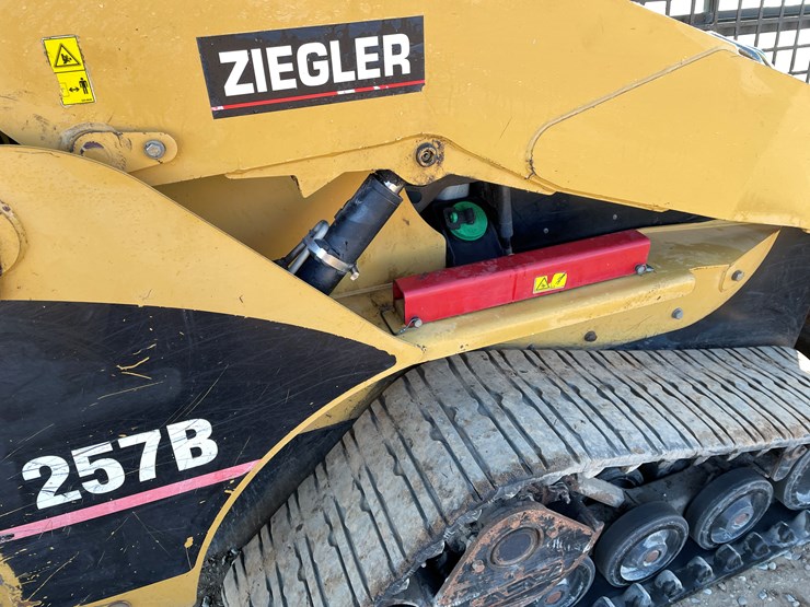 caterpillar-257b-image-14