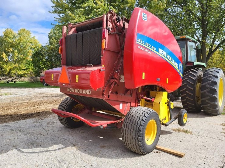 2021-new-holland-450-image-3