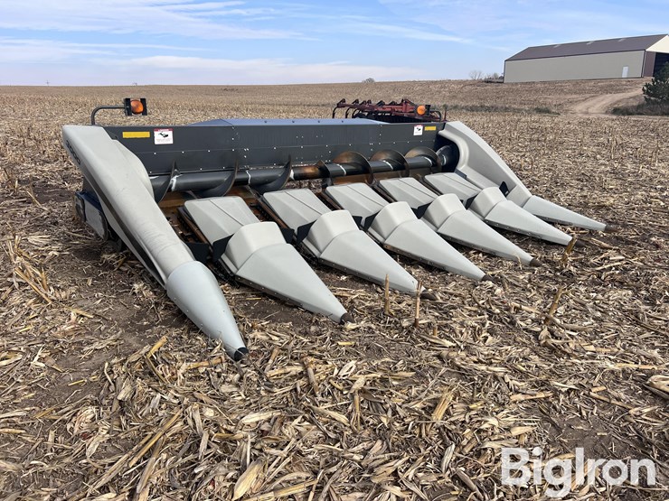 2010-gleaner-gl3000-6-6r30”-corn-head-image-3