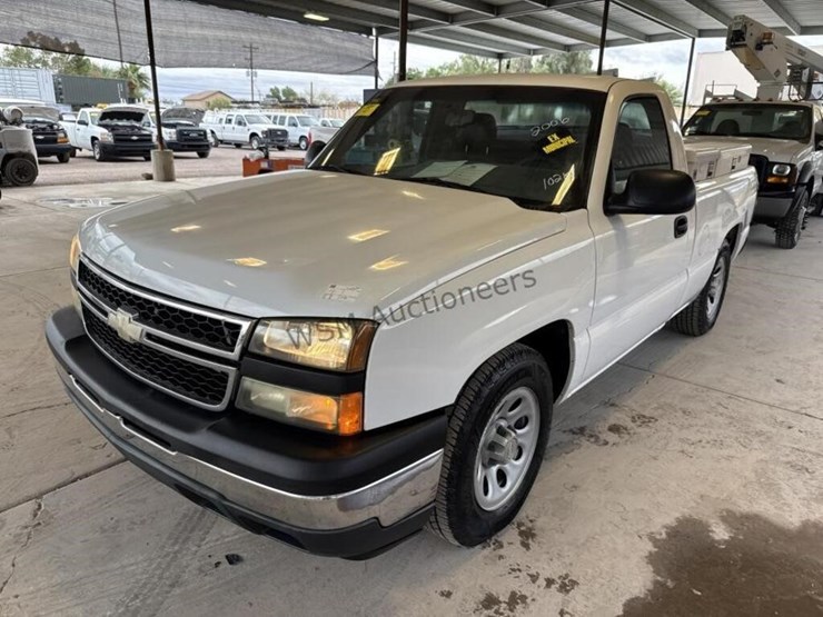 2006-chevrolet-silverado-1500-image-4