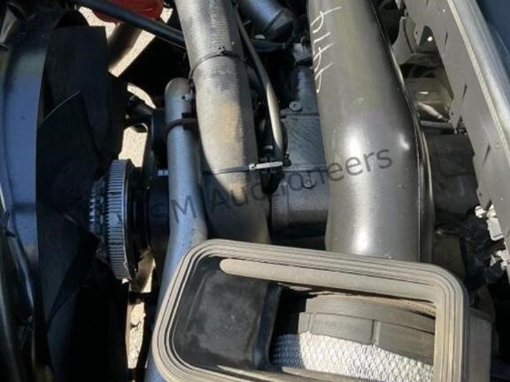 2013-international-7400-image-19