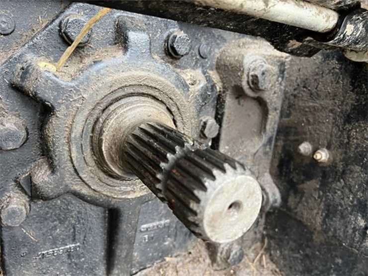 #157-•-2023-magnum-310-cvt-image-6